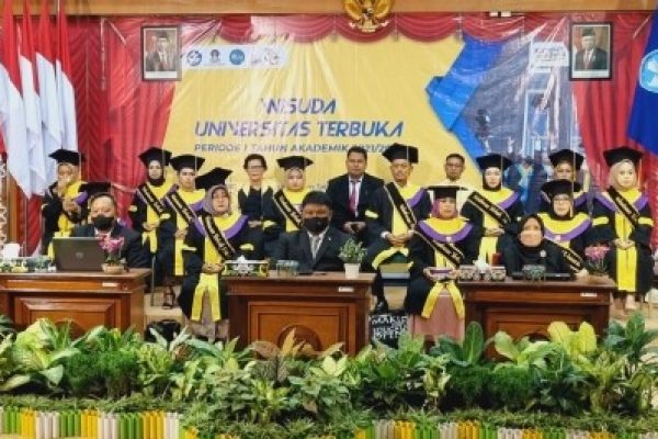 Secara Daring dan Luring, Universitas Terbuka Samarinda Wisuda 1.190 Lulusan